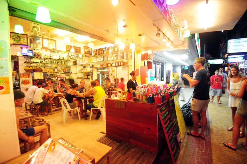 October Hostel Phi Phi Don Exterior photo