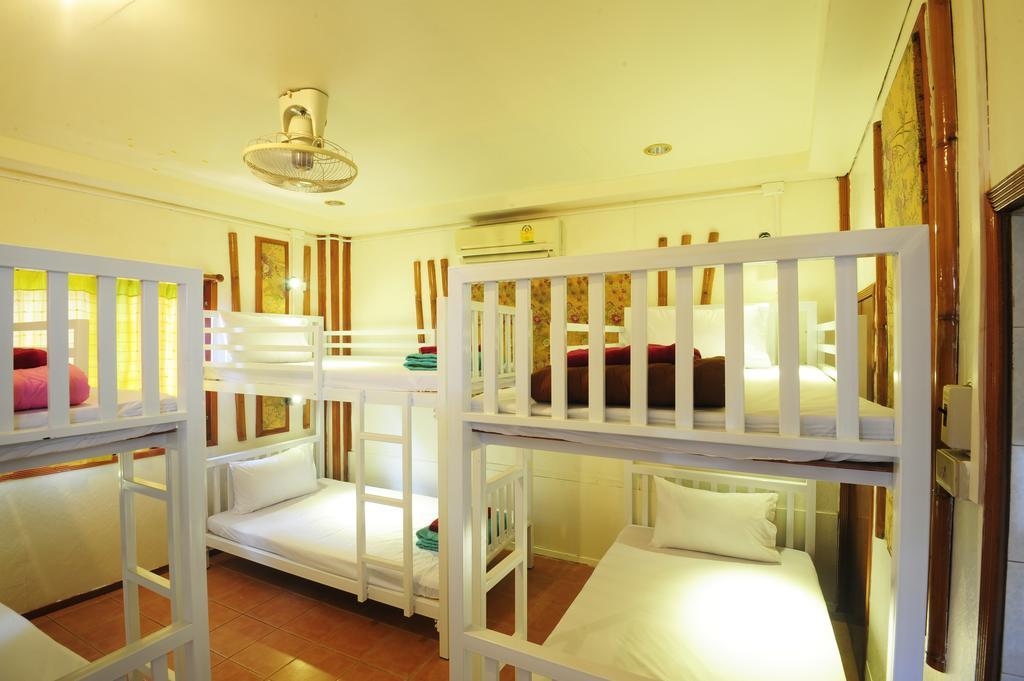 October Hostel Phi Phi Don Exterior photo