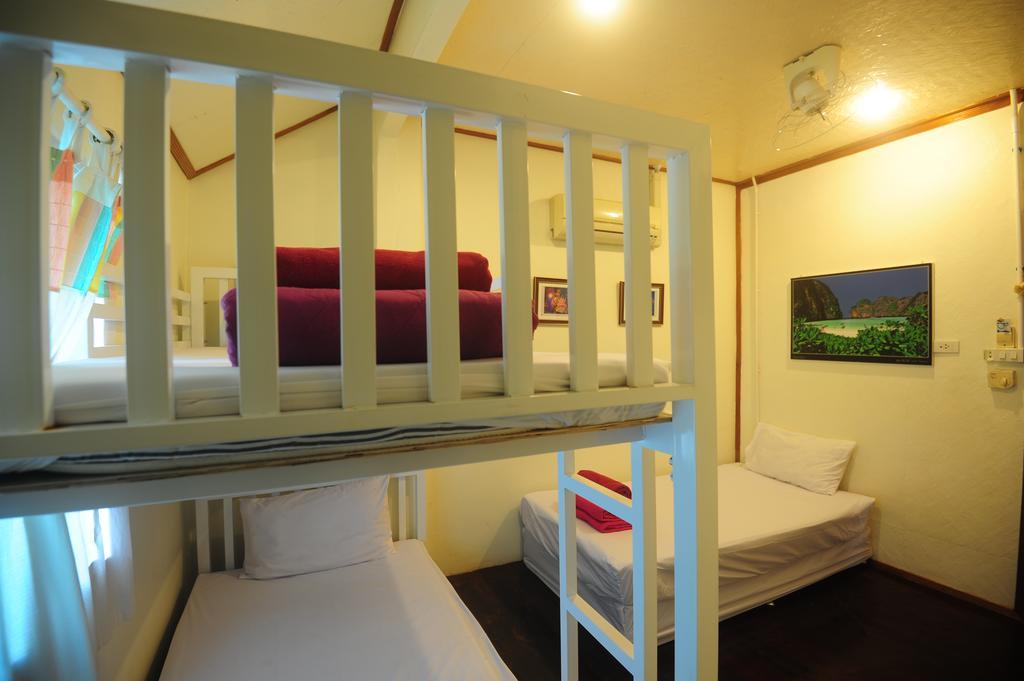 October Hostel Phi Phi Don Exterior photo
