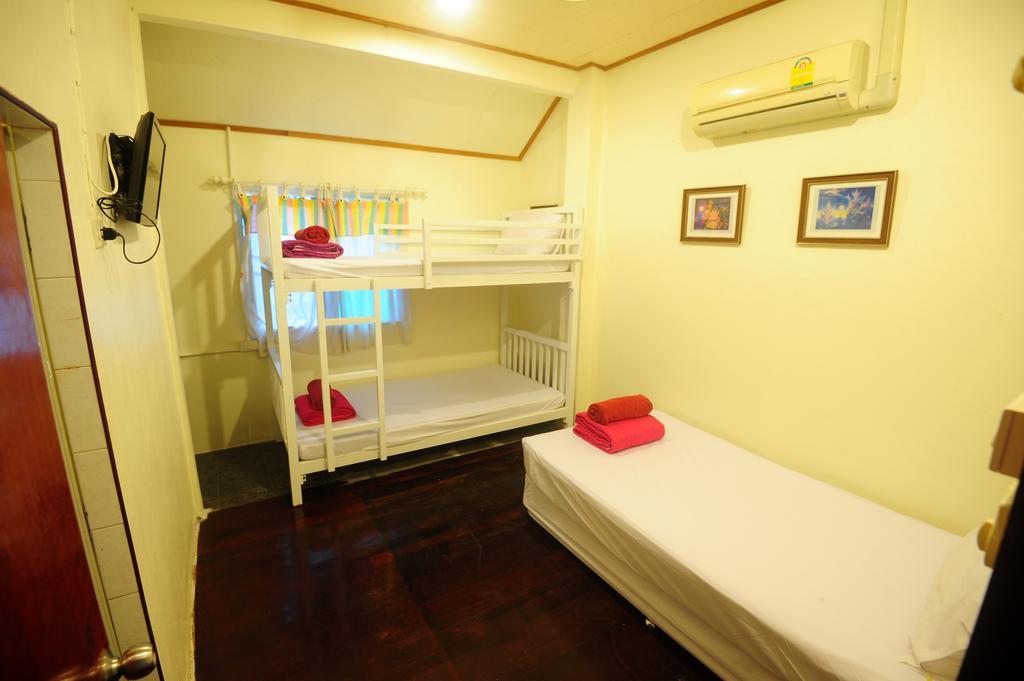 October Hostel Phi Phi Don Exterior photo