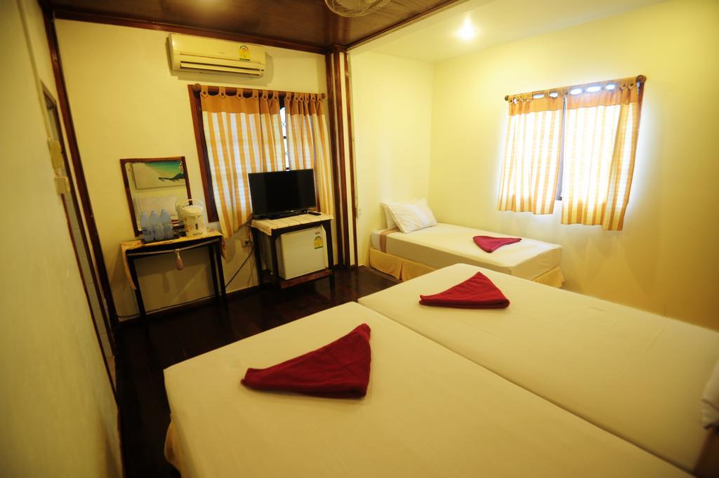 October Hostel Phi Phi Don Exterior photo