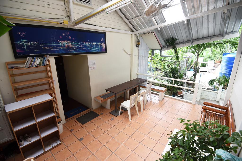 October Hostel Phi Phi Don Exterior photo