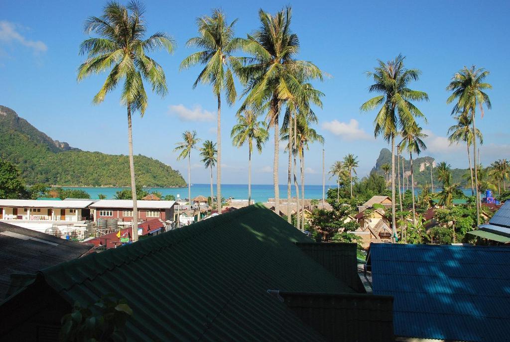 October Hostel Phi Phi Don Exterior photo